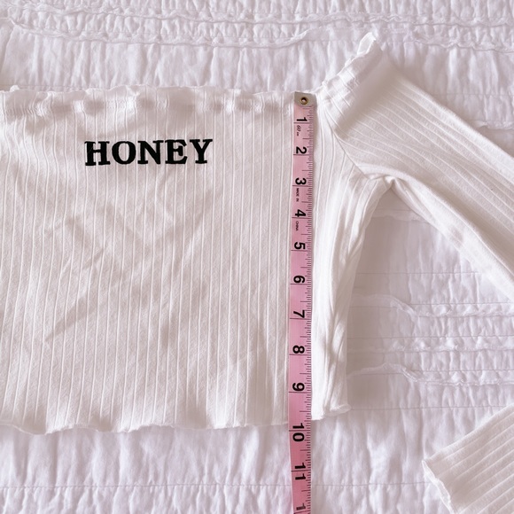 White Crop Top Size Small - Picture 3 of 6